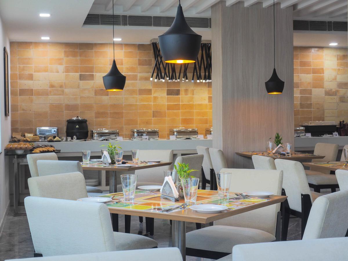 Lemon Tree Hotel, Banjara Hills, Hyderabad Ngoại thất bức ảnh