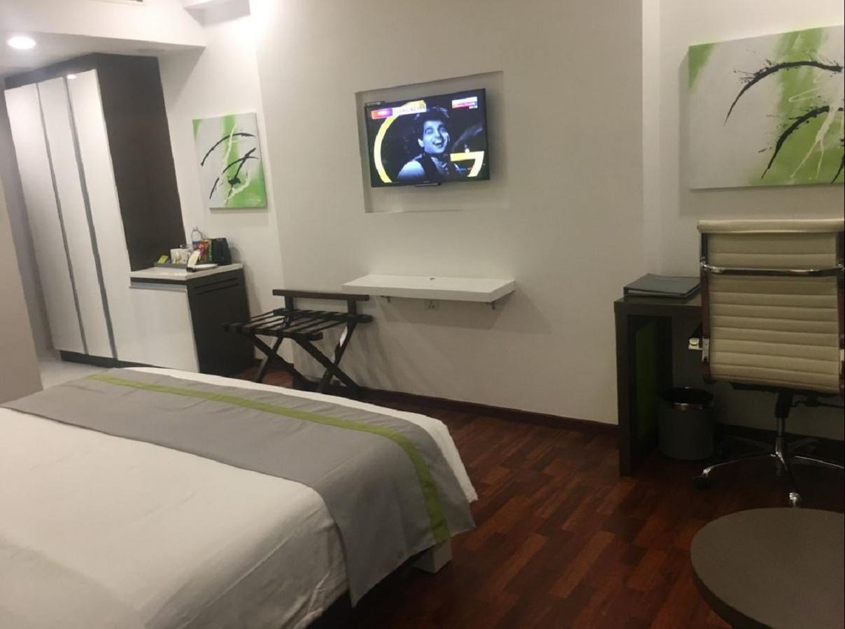 Lemon Tree Hotel, Banjara Hills, Hyderabad Ngoại thất bức ảnh