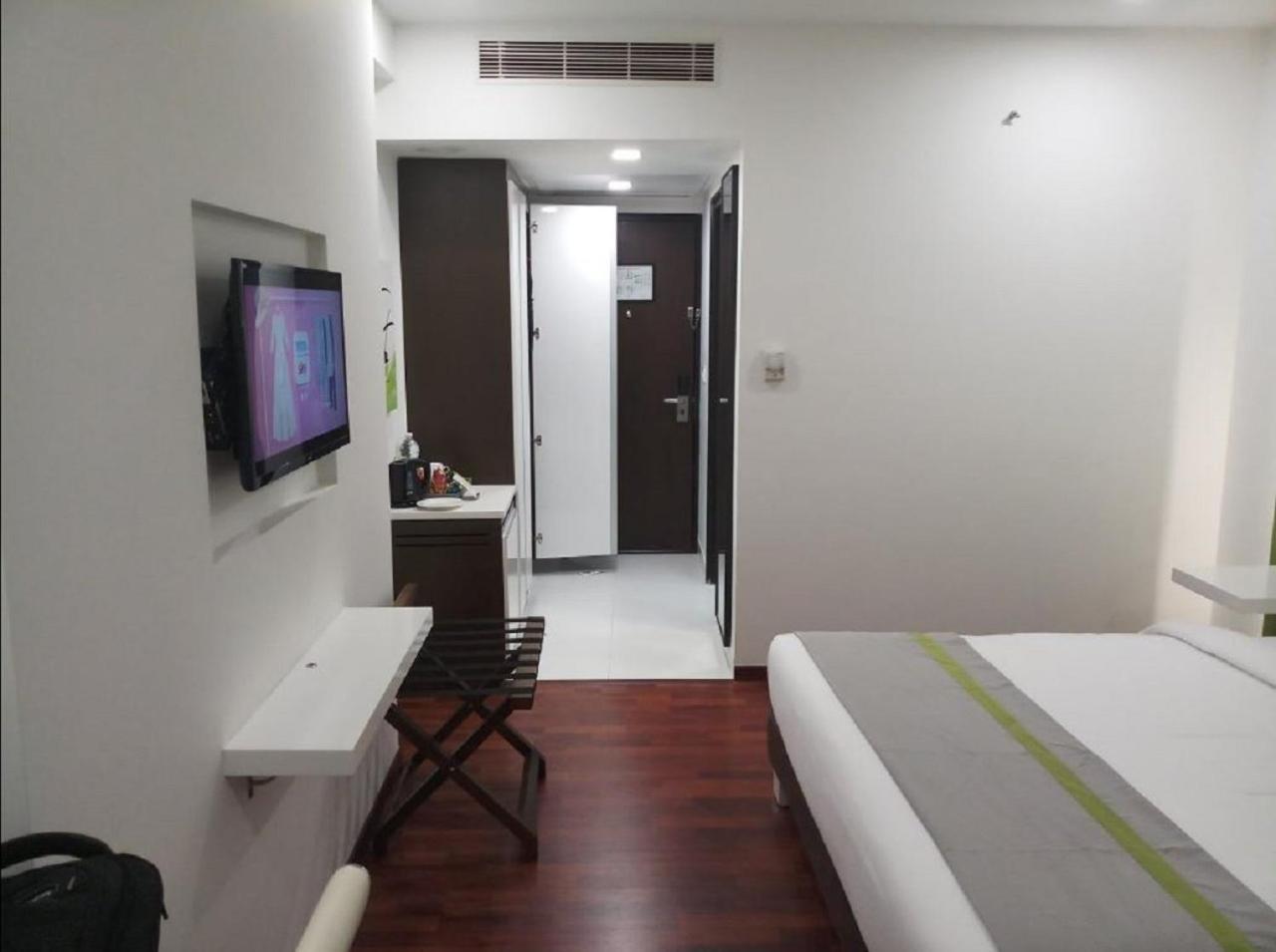 Lemon Tree Hotel, Banjara Hills, Hyderabad Ngoại thất bức ảnh