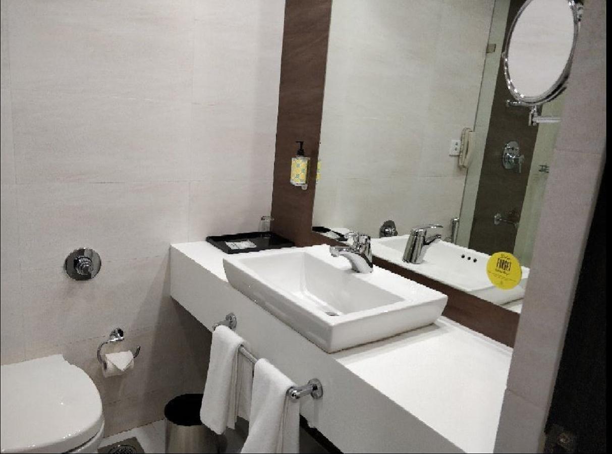 Lemon Tree Hotel, Banjara Hills, Hyderabad Ngoại thất bức ảnh